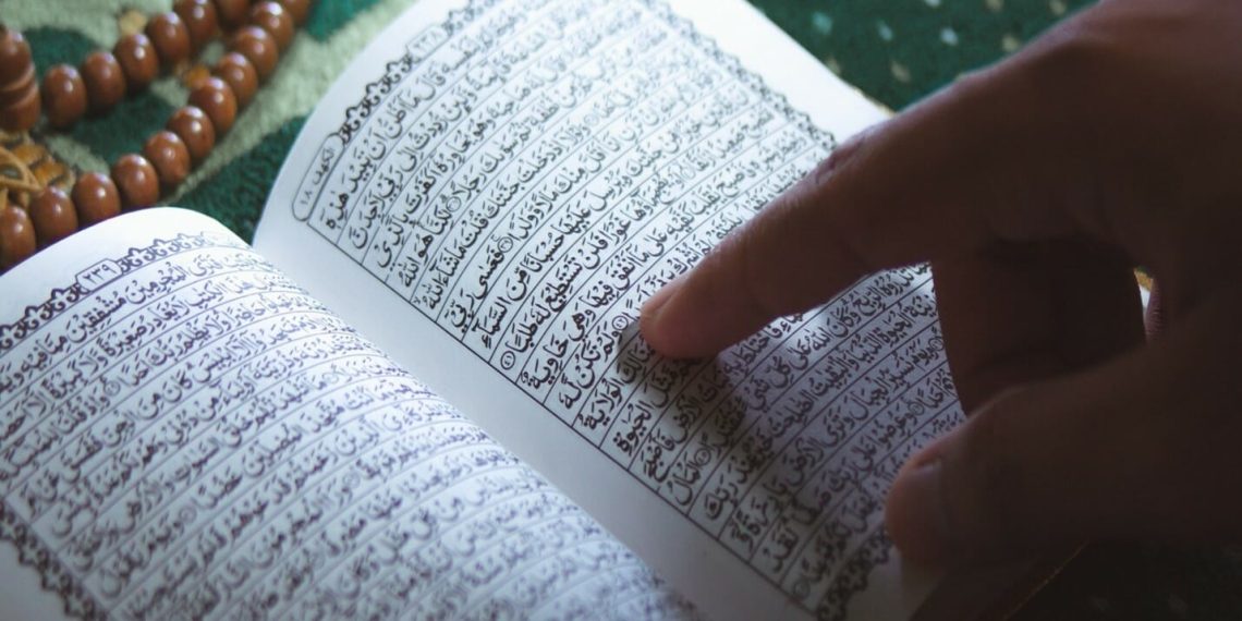 TAFSIR AYAT AHKAM  DALAM PENDEKATAN TAFSIR AL-TSAQAFIY